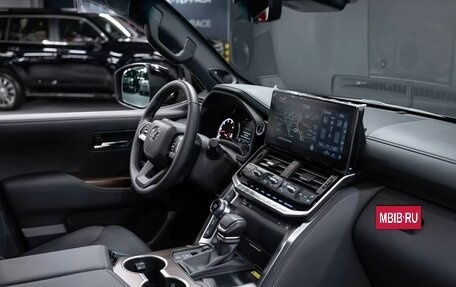 Toyota Land Cruiser, 2025 год, 13 000 000 рублей, 2 фотография