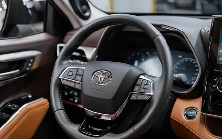 Toyota Highlander, 2025 год, 5 800 000 рублей, 15 фотография