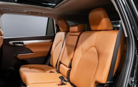 Toyota Highlander, 2025 год, 5 800 000 рублей, 22 фотография