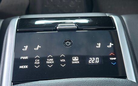 Toyota Camry, 2023 год, 3 600 000 рублей, 13 фотография