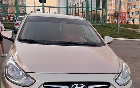 Hyundai Solaris II рестайлинг, 2012 год, 400 000 рублей, 2 фотография