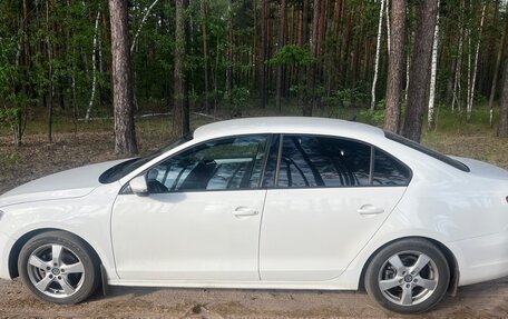 Volkswagen Jetta VI, 2011 год, 740 000 рублей, 4 фотография