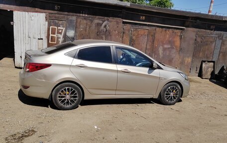 Hyundai Solaris II рестайлинг, 2013 год, 700 000 рублей, 4 фотография