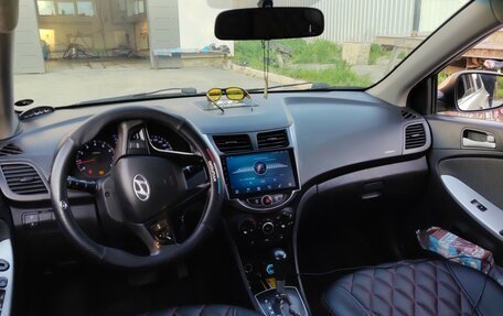 Hyundai Solaris II рестайлинг, 2013 год, 700 000 рублей, 3 фотография