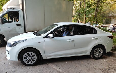 KIA Rio IV, 2018 год, 1 400 000 рублей, 2 фотография