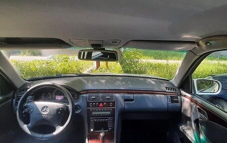 Mercedes-Benz E-Класс, 2000 год, 450 000 рублей, 3 фотография