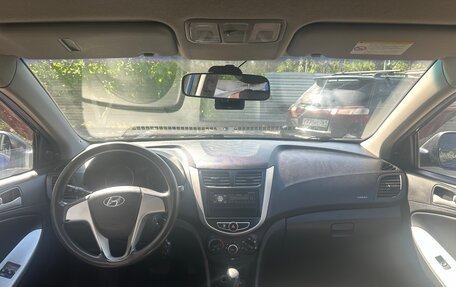 Hyundai Solaris II рестайлинг, 2011 год, 850 000 рублей, 12 фотография