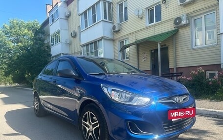 Hyundai Solaris II рестайлинг, 2011 год, 850 000 рублей, 8 фотография