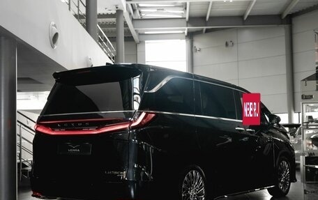 Lexus LM, 2023 год, 22 500 000 рублей, 3 фотография