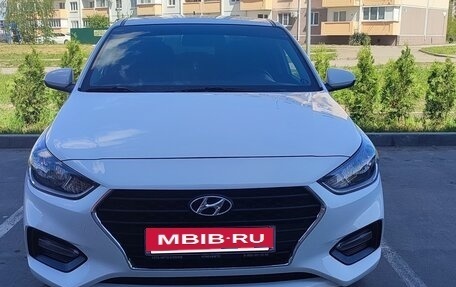 Hyundai Solaris II рестайлинг, 2017 год, 1 120 000 рублей, 3 фотография