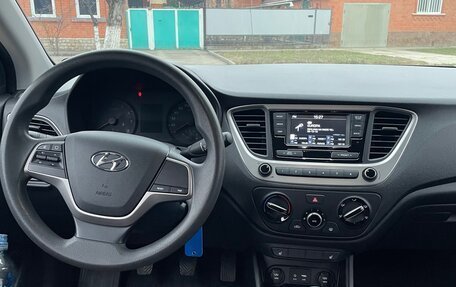 Hyundai Solaris II рестайлинг, 2017 год, 1 120 000 рублей, 10 фотография