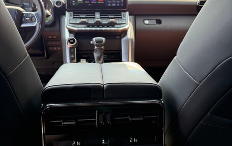 Toyota Land Cruiser, 2021 год, 11 550 000 рублей, 17 фотография