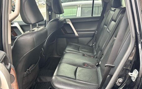 Toyota Land Cruiser Prado 150 рестайлинг 2, 2010 год, 3 000 000 рублей, 26 фотография