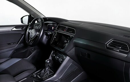 Volkswagen Tiguan II, 2019 год, 2 298 000 рублей, 11 фотография