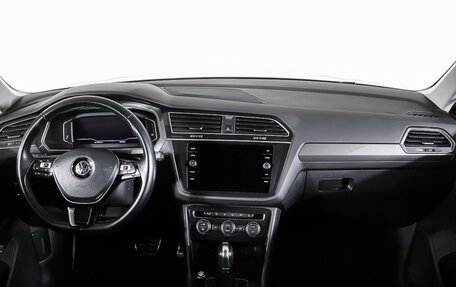 Volkswagen Tiguan II, 2019 год, 2 298 000 рублей, 13 фотография