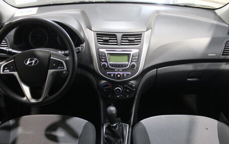 Hyundai Solaris II рестайлинг, 2012 год, 677 000 рублей, 9 фотография
