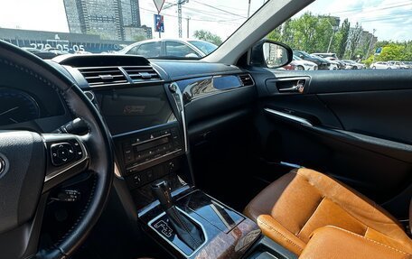 Toyota Camry, 2017 год, 2 250 000 рублей, 12 фотография