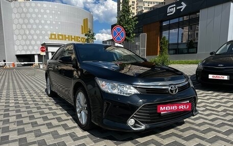 Toyota Camry, 2017 год, 2 250 000 рублей, 3 фотография