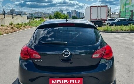 Opel Astra J, 2014 год, 880 000 рублей, 3 фотография