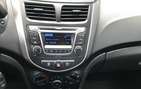 Hyundai Solaris II рестайлинг, 2015 год, 880 000 рублей, 14 фотография
