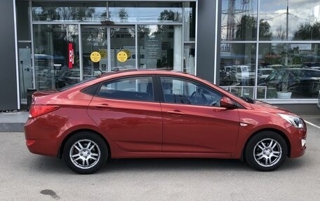 Hyundai Solaris II рестайлинг, 2015 год, 880 000 рублей, 4 фотография