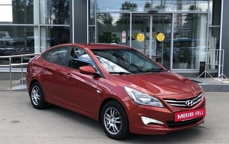 Hyundai Solaris II рестайлинг, 2015 год, 880 000 рублей, 3 фотография