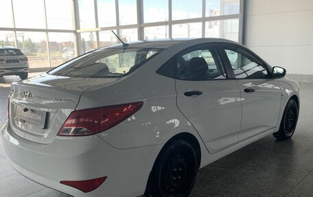 Hyundai Solaris II рестайлинг, 2015 год, 1 034 000 рублей, 2 фотография