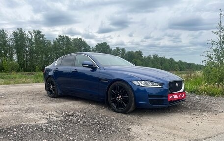 Jaguar XE I рестайлинг, 2015 год, 1 800 000 рублей, 3 фотография