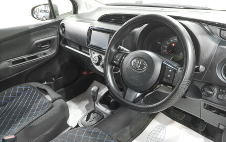 Toyota Vitz, 2018 год, 1 029 000 рублей, 8 фотография