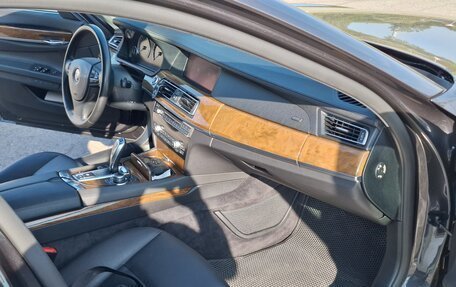 BMW 7 серия, 2009 год, 1 600 000 рублей, 8 фотография