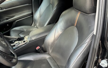 Toyota Camry, 2019 год, 2 000 000 рублей, 8 фотография