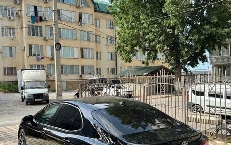 Toyota Camry, 2019 год, 2 000 000 рублей, 4 фотография