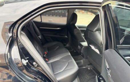 Toyota Camry, 2019 год, 2 800 000 рублей, 16 фотография