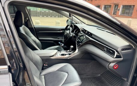 Toyota Camry, 2019 год, 2 800 000 рублей, 18 фотография