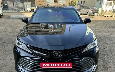 Toyota Camry, 2019 год, 2 800 000 рублей, 2 фотография