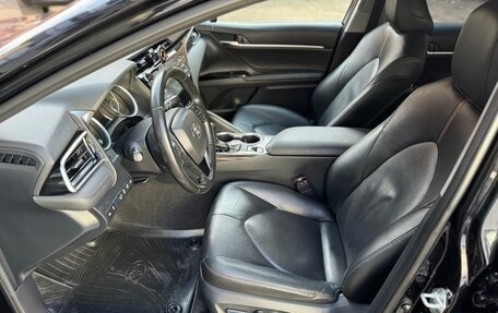 Toyota Camry, 2019 год, 2 800 000 рублей, 17 фотография
