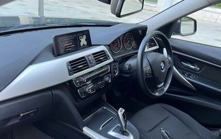 BMW 3 серия, 2017 год, 1 650 000 рублей, 9 фотография