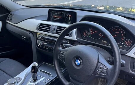 BMW 3 серия, 2017 год, 1 650 000 рублей, 10 фотография