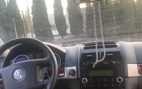 Volkswagen Touareg III, 2005 год, 1 075 500 рублей, 4 фотография