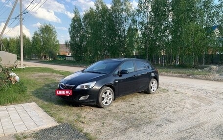 Opel Astra J, 2011 год, 690 000 рублей, 3 фотография