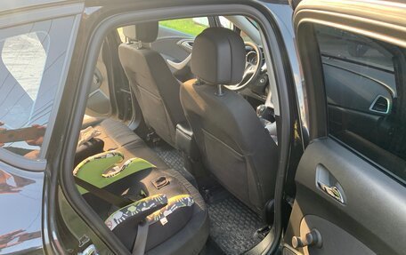 Opel Astra J, 2011 год, 690 000 рублей, 11 фотография