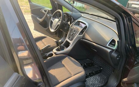 Opel Astra J, 2011 год, 690 000 рублей, 12 фотография
