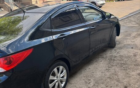Hyundai Solaris II рестайлинг, 2011 год, 600 000 рублей, 6 фотография