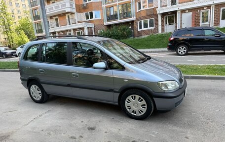 Opel Zafira A рестайлинг, 2004 год, 595 000 рублей, 2 фотография