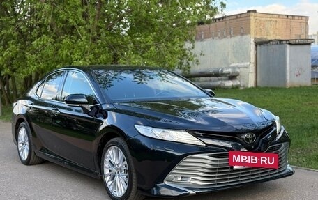 Toyota Camry, 2018 год, 3 150 000 рублей, 2 фотография