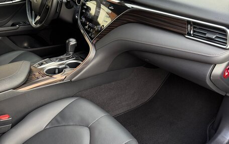 Toyota Camry, 2018 год, 3 150 000 рублей, 12 фотография