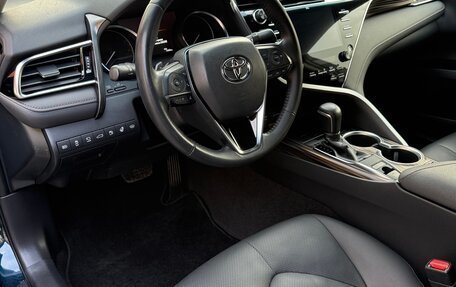 Toyota Camry, 2018 год, 3 150 000 рублей, 10 фотография