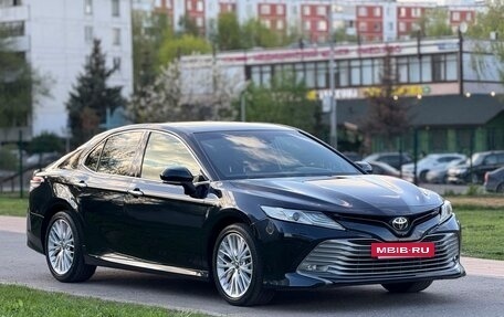 Toyota Camry, 2018 год, 3 150 000 рублей, 5 фотография