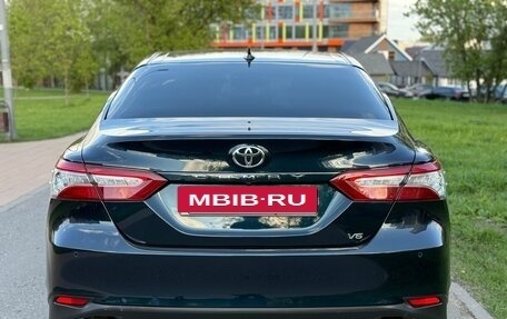 Toyota Camry, 2018 год, 3 150 000 рублей, 8 фотография
