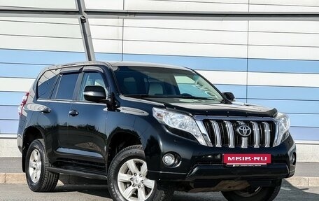 Toyota Land Cruiser Prado 150 рестайлинг 2, 2014 год, 3 399 000 рублей, 3 фотография